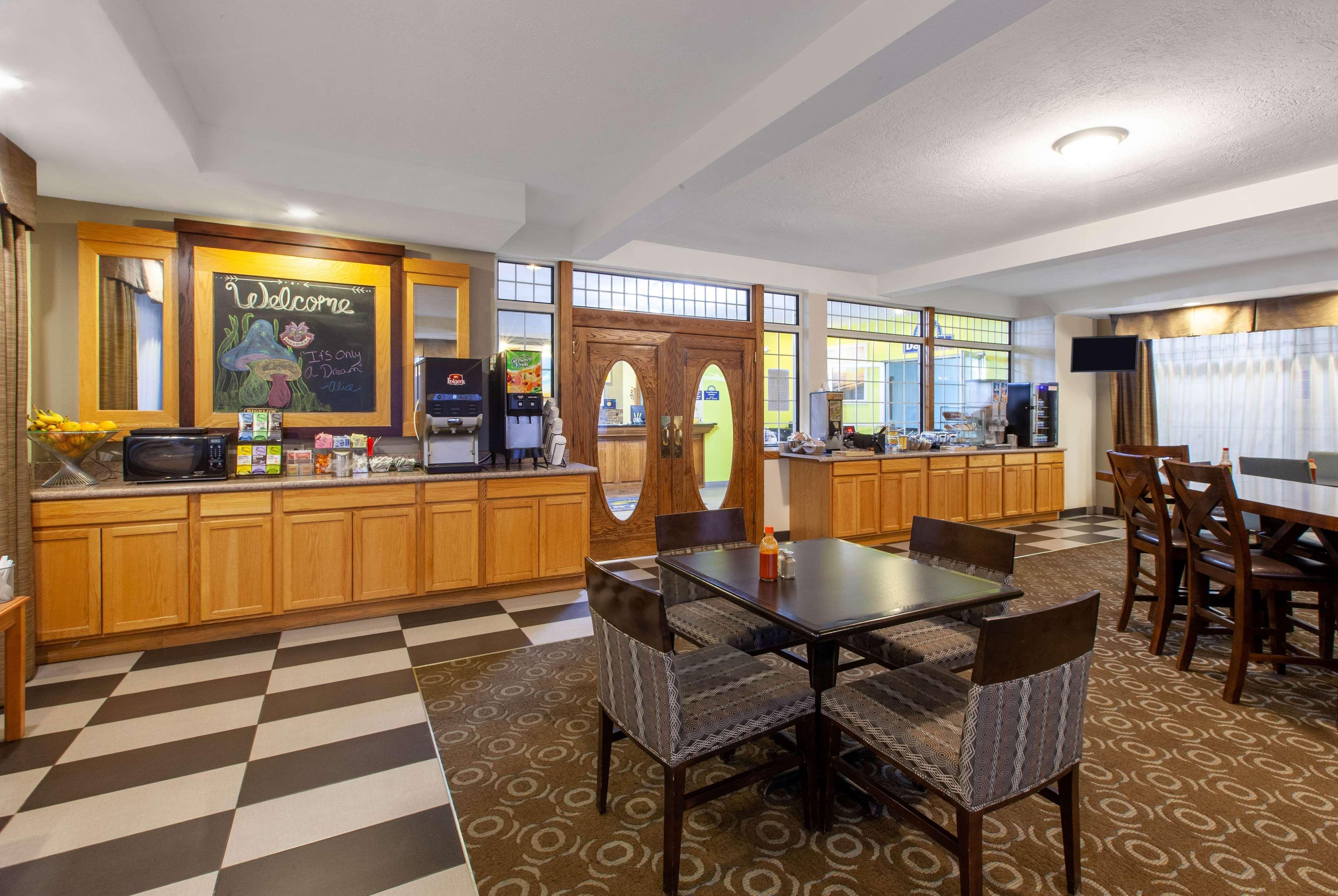 Days Inn By Wyndham Petoskey Εξωτερικό φωτογραφία