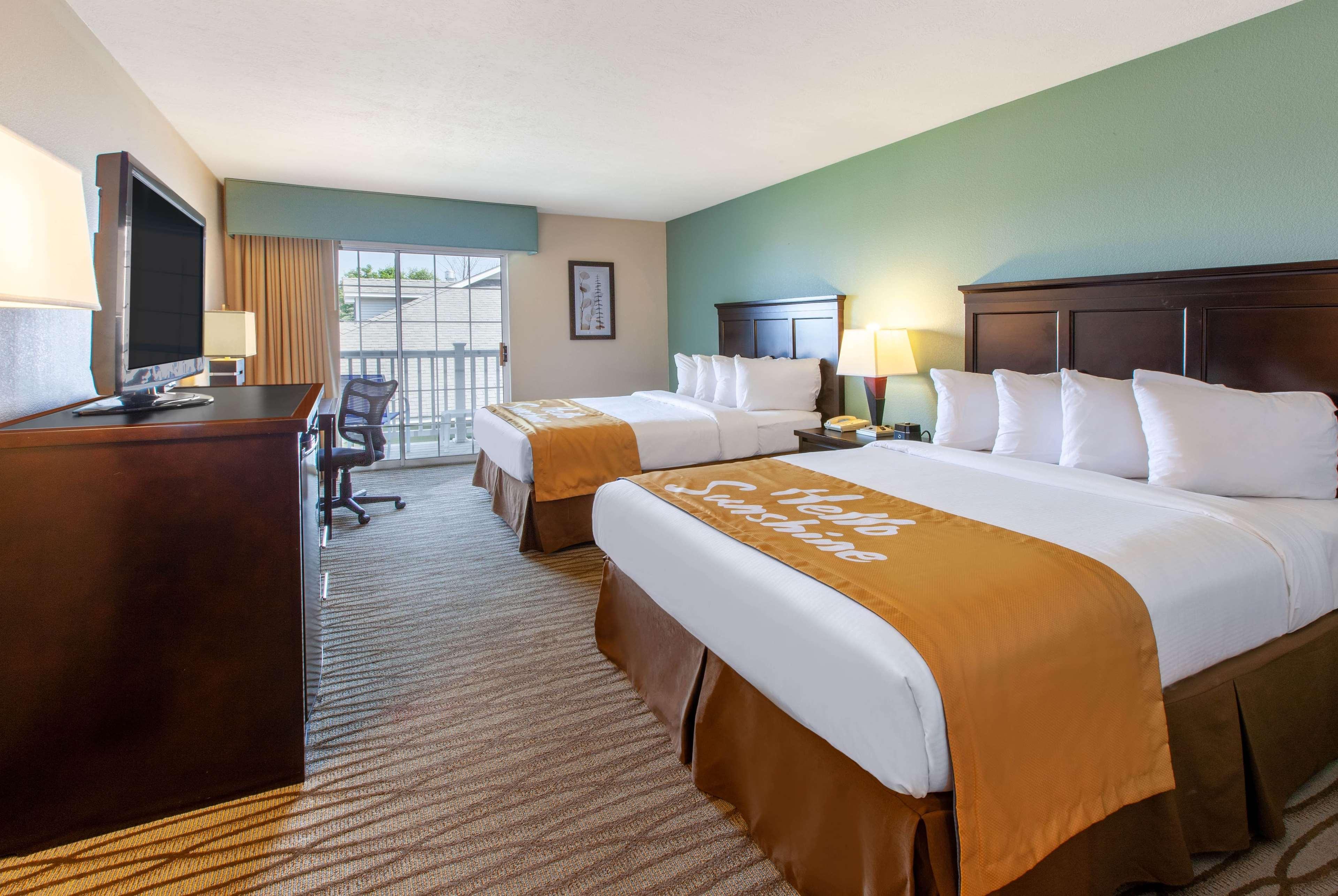 Days Inn By Wyndham Petoskey Εξωτερικό φωτογραφία