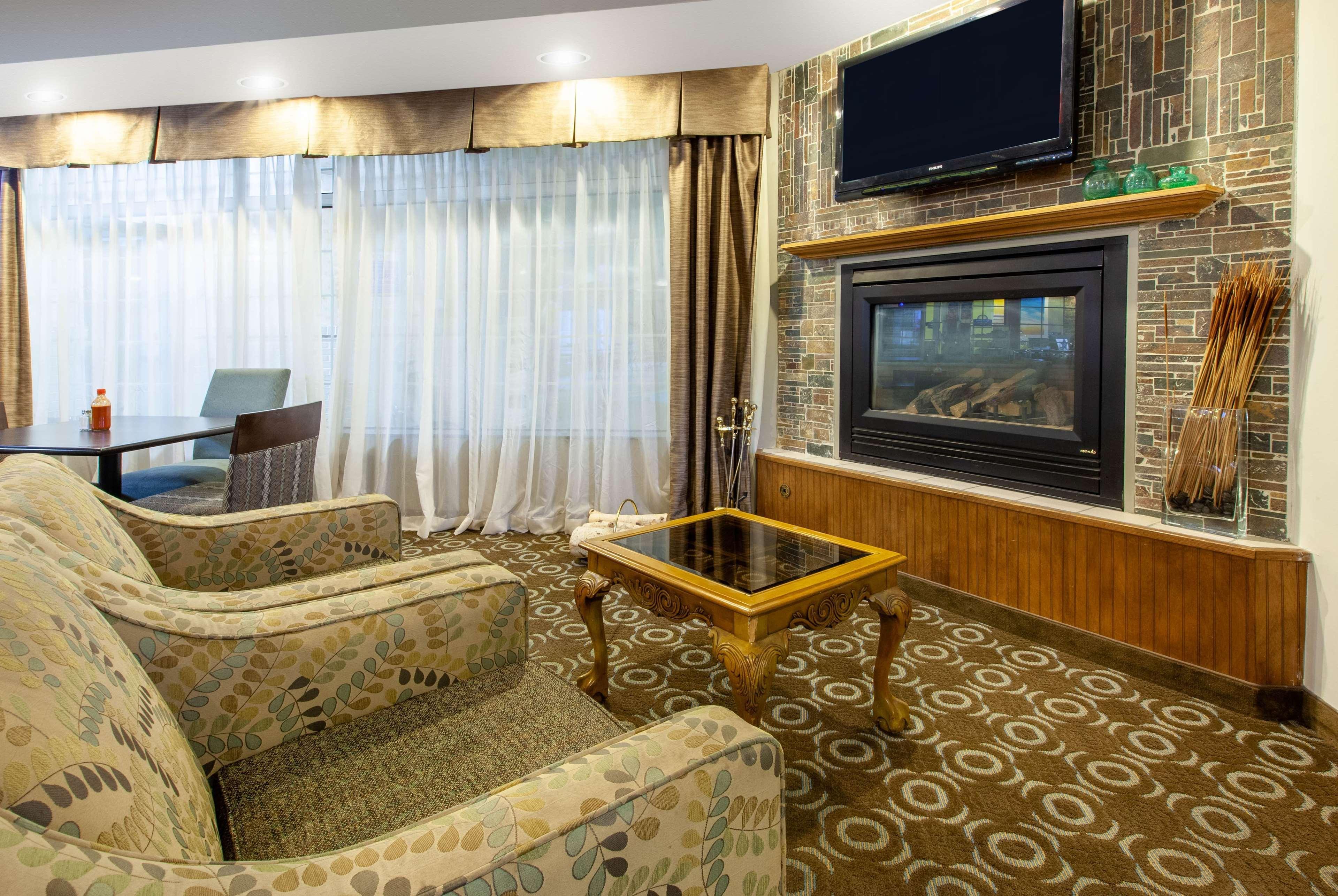 Days Inn By Wyndham Petoskey Εξωτερικό φωτογραφία